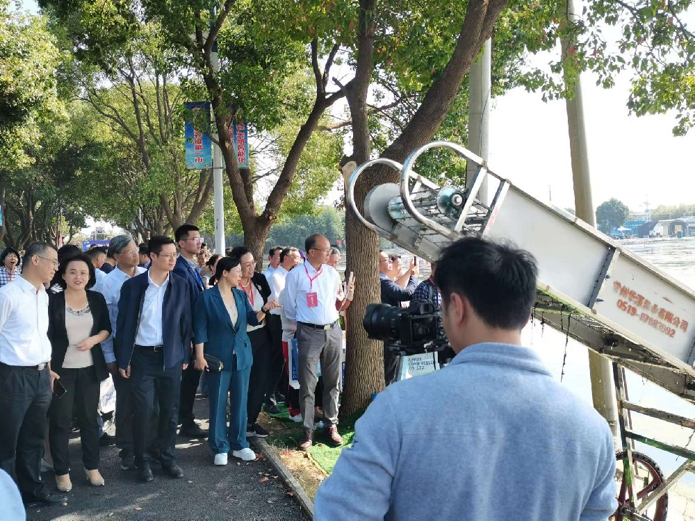 天下水产养殖机械化智能化数字化现场推进活动暨天下水产养殖新模式新装备新手艺论坛在江苏兴化举行