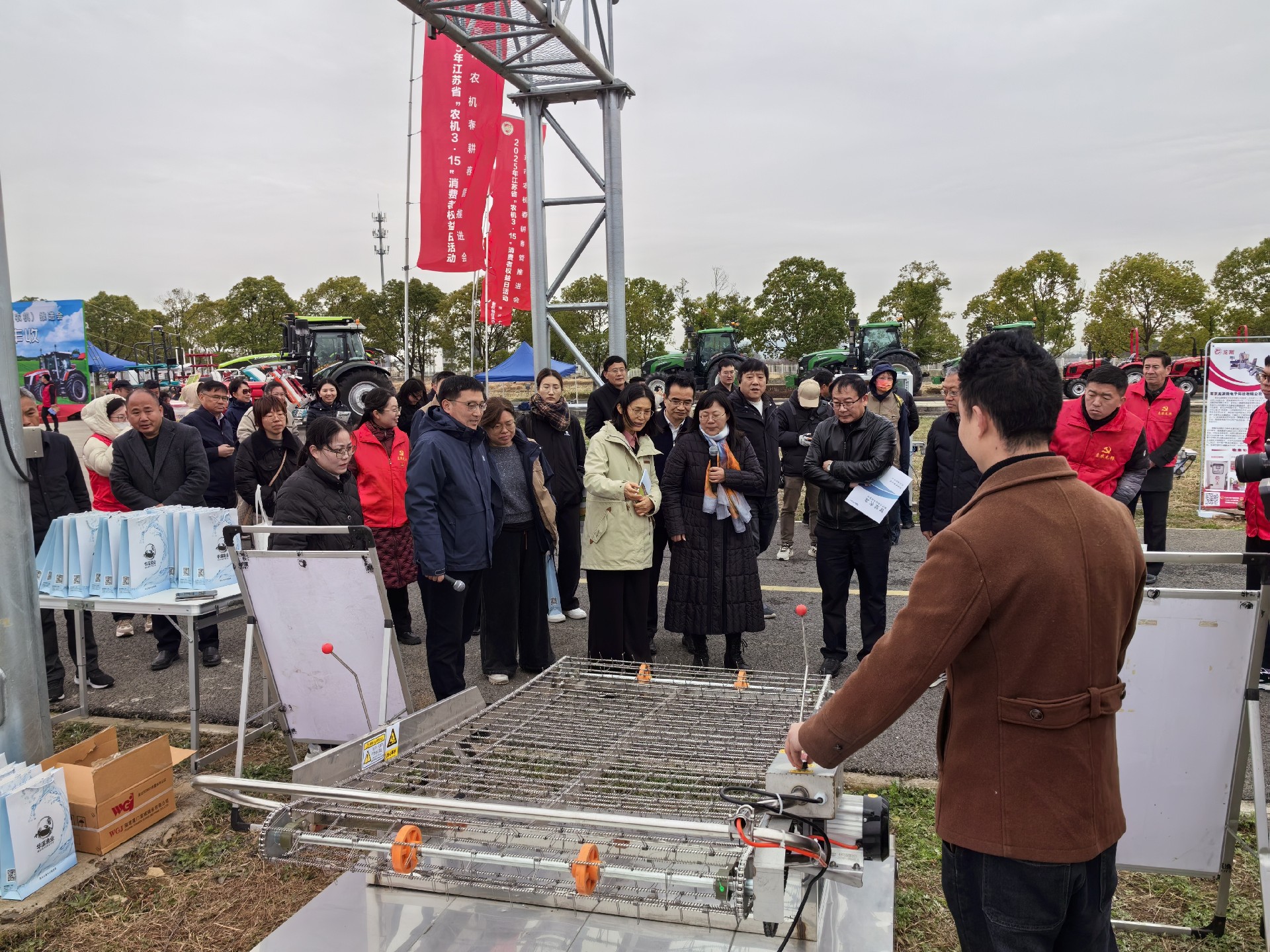 华溪渔业亮相江苏省“农机3?15”活动-常州华溪渔业有限公司